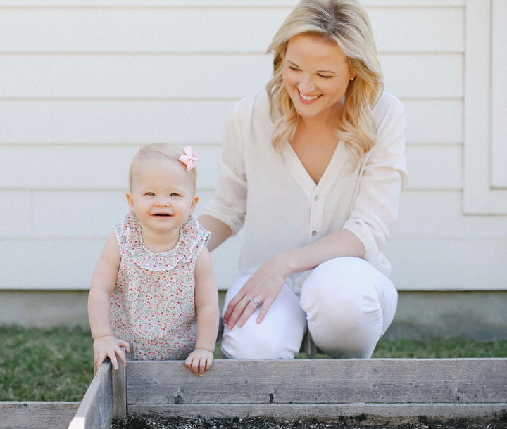 mynah hunter and daughter in Little English