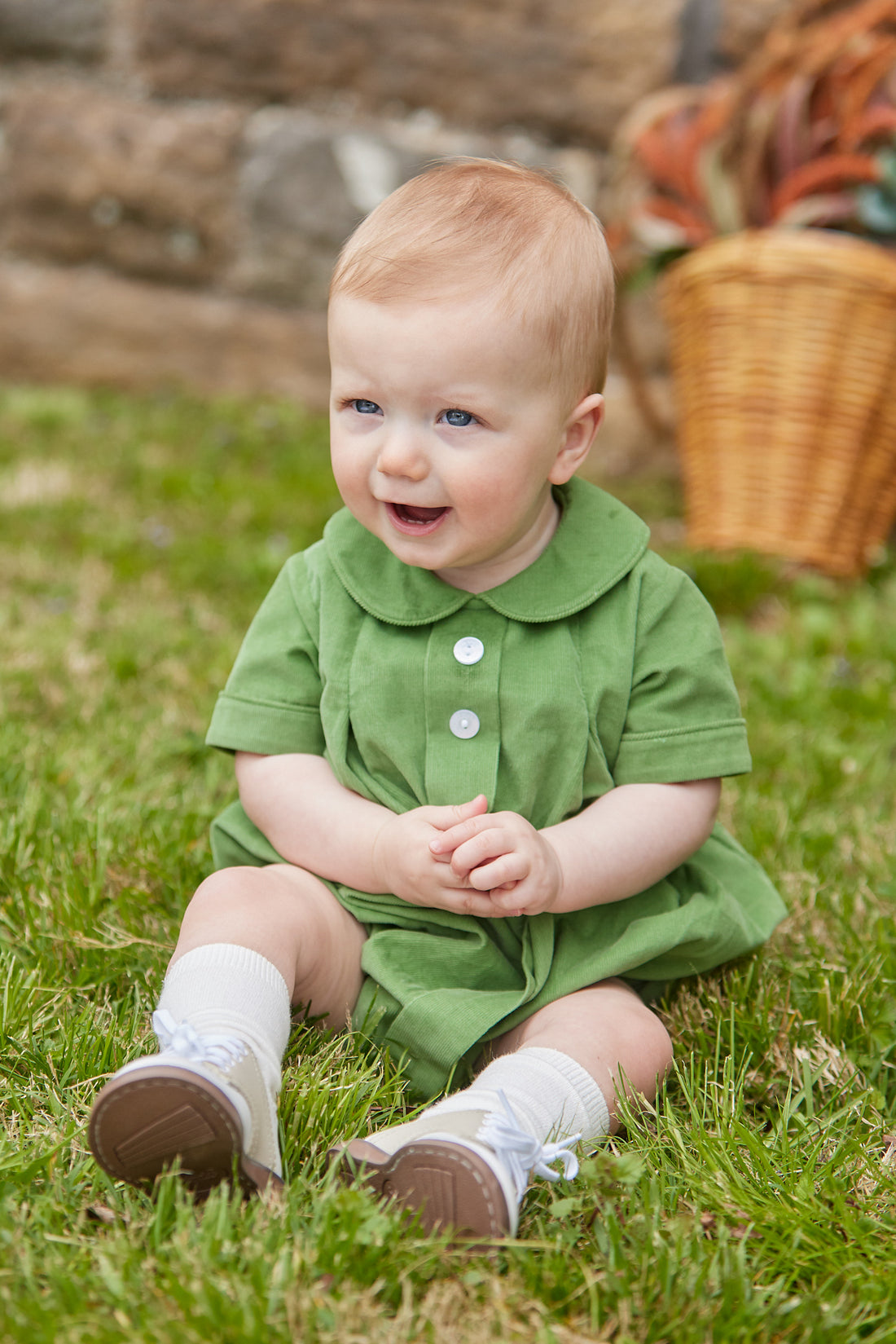 Little English traditional clothing, davant bubble in watercress corduroy with buttons on chest for baby boy