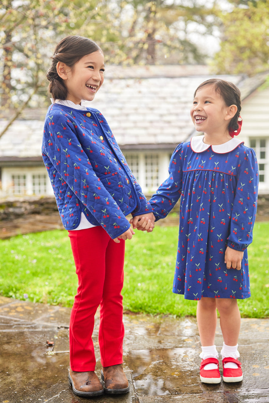 Little English girl's flared red knit leggings for fall