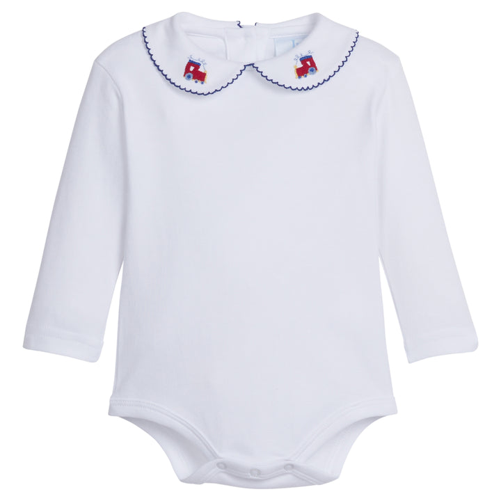 Little English baby boy's pinpoint onesie with train design at the collar
 